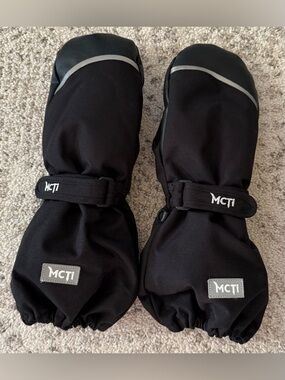 MCTI Waterproof Black Mittens Sz Kids XS 8-11 Years